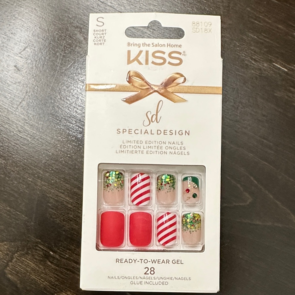 Kiss Special Design Holiday Gel Nails - Red, Green, Gold